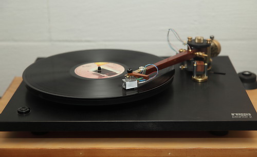 The Riggle Woody tonearm making music with the DL 103 and Rega Planar 2
