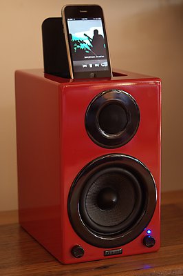 Aktimate Micro showing iPod dock in use