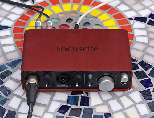 Focusrite Scarlett 2i2, connected for acoustic measurement