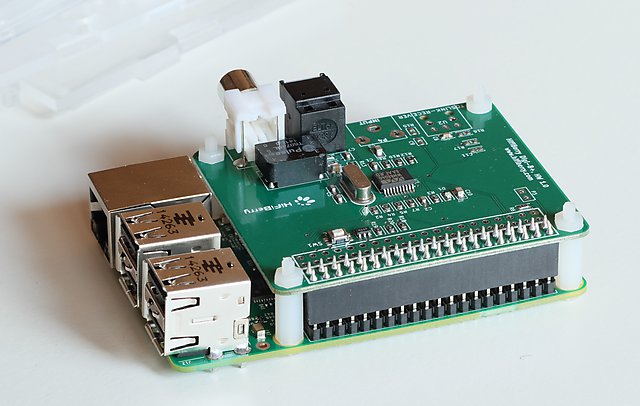 P3. PiFi - RaspBerry PI with HifiBerry DIGI - stacked boards